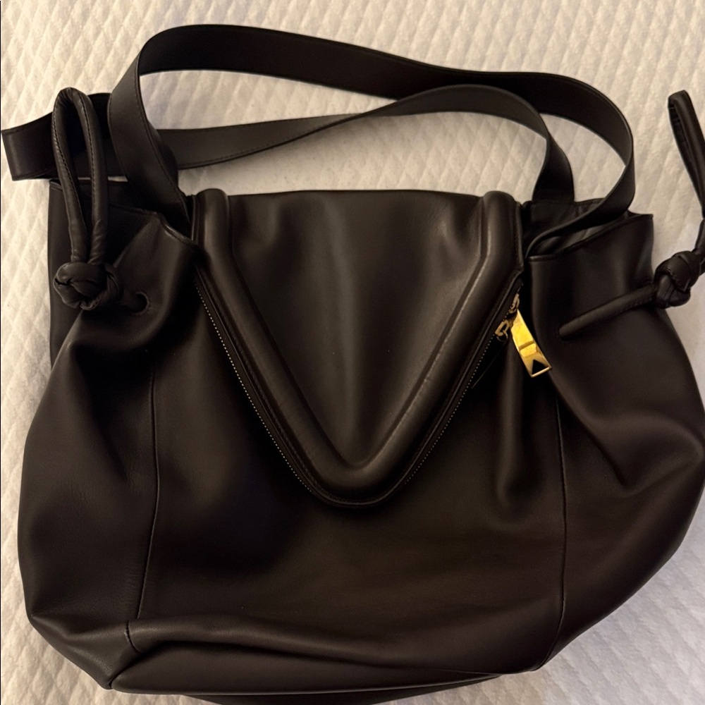 Bottega Veneta Beak Chocolate Brown Leather Shoulder Bag - Picture 3 of 13